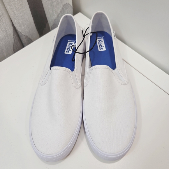 Keds White Slip‑On Canvas Sneakers – Size 10 – New in Box - Picture 3 of 9